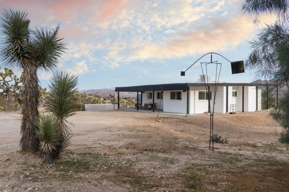 Kinetic House-Joshua Trees Sculptures Cowboy Pool Villa Yucca Valley Eksteriør billede